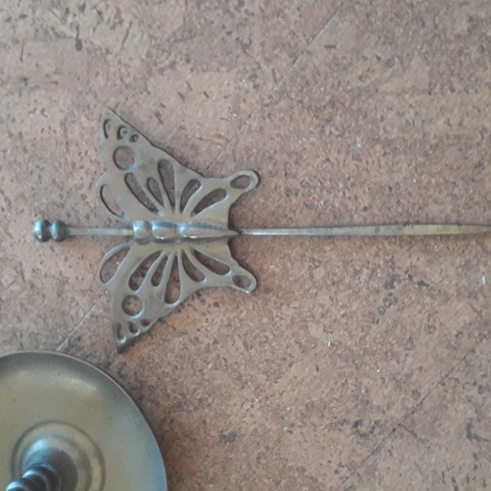 Vintage brass candlestick with butterfly reflector. - Picture 2 of 16